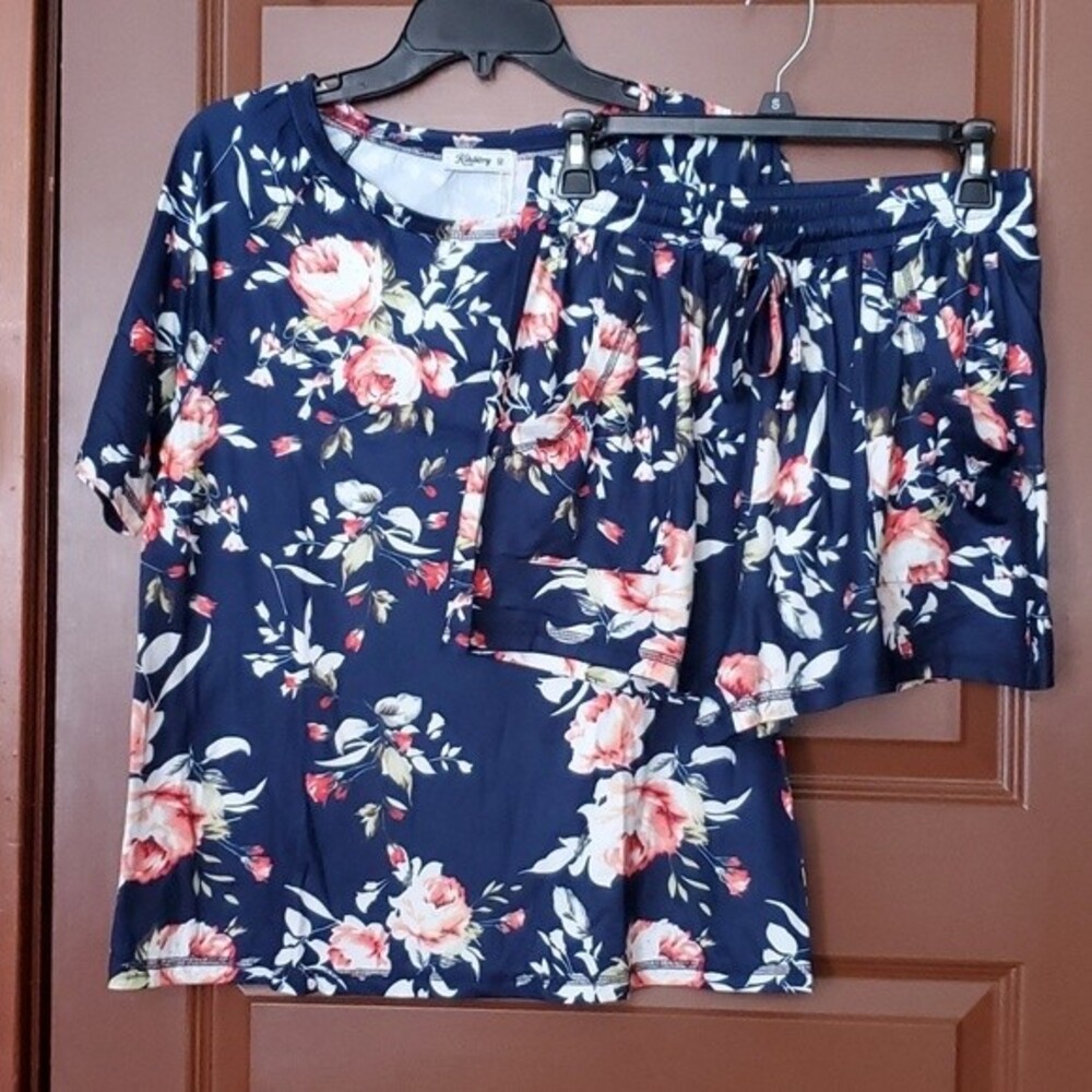 Kikiberry Lounge Set Pajamas Size Medium